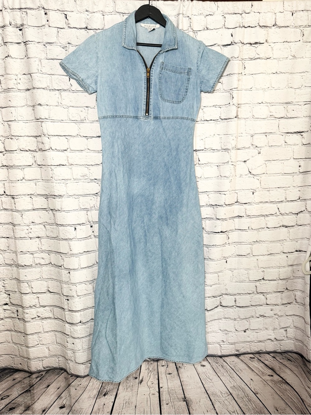Ashlee. Jean dress. Size 4